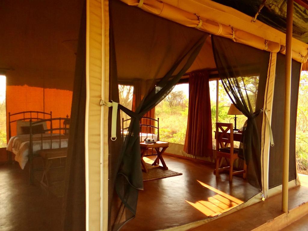Hotel Ikweta Safari Camp Maua Exterior foto